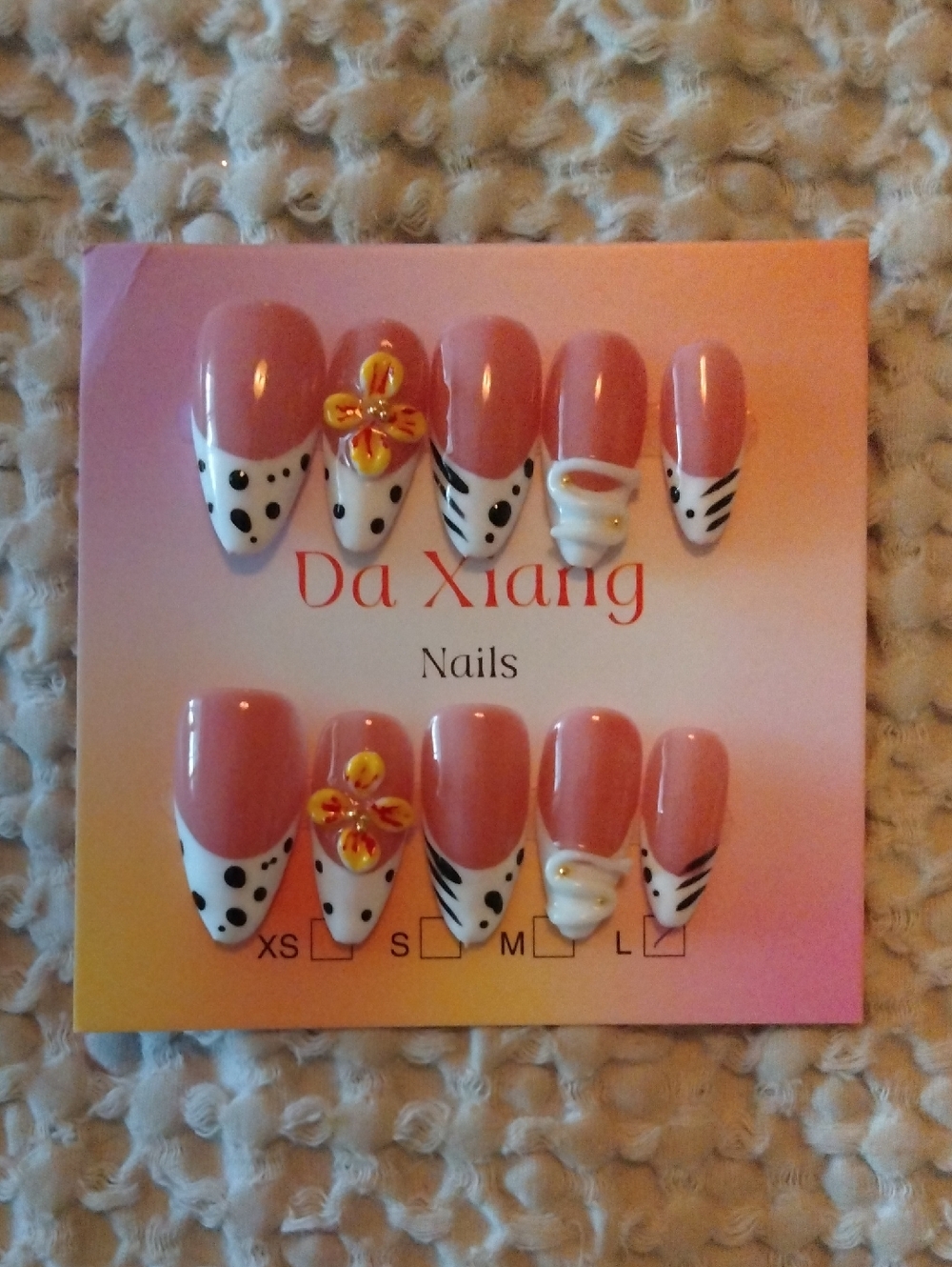 Da Xiang Pink & White Floral / Polka Dots Accent Press-On Nails 💙